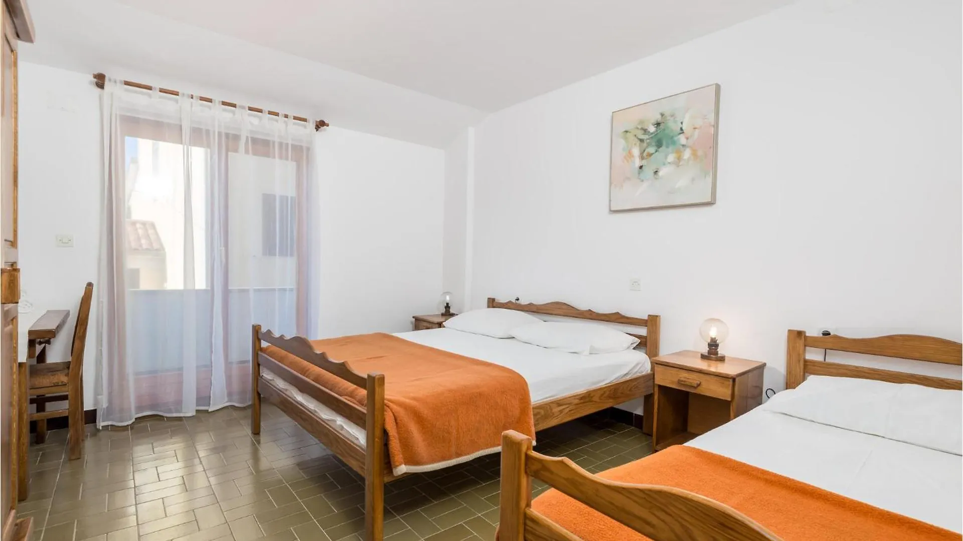 Lovely Apartment In Rab With Kitchen Mundanije