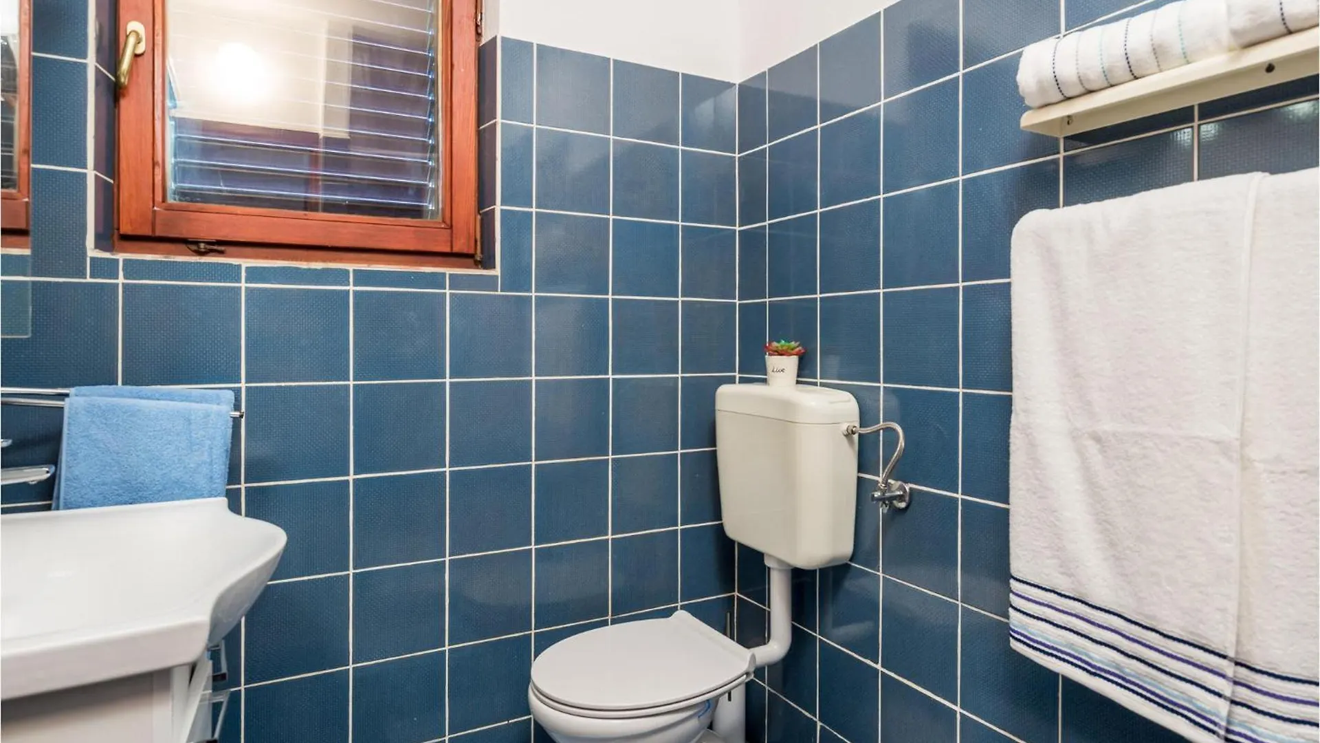 Lovely Apartment In Rab With Kitchen Mundanije